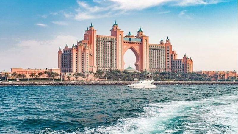 فنادق ديرة دبي — دليل شامل ومقارنة أفضل الفنادق